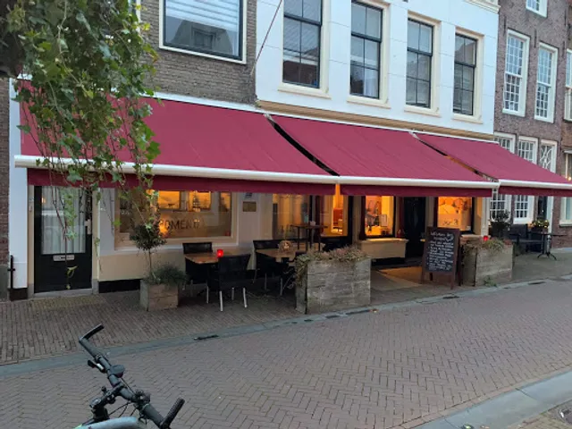 Momenti Italian Food & Wine