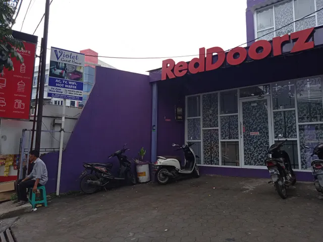 OYO 91299 Violet Guest House