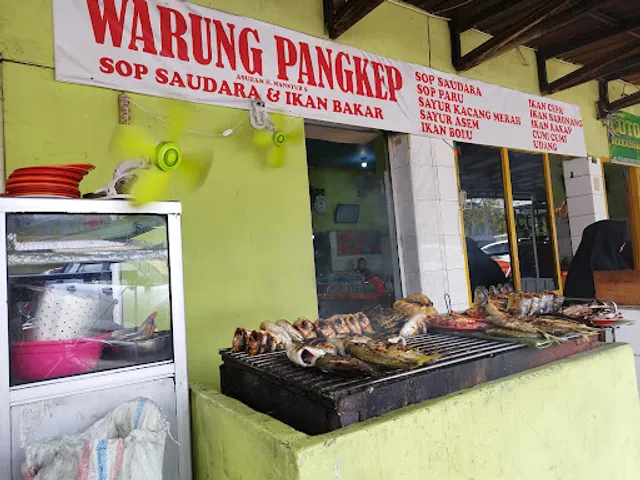 Warung Pangkep (Asuhan H Mansyur S) Sop Saudara & Ikan Bakar Kantor Pos