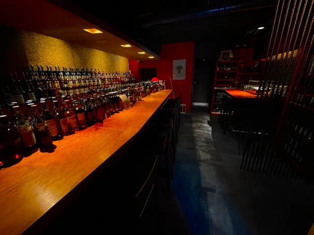 WHISKY SPOT CHALMUN'S TOYBOX [ウイスキー スポット チャルマンズ トイボックス] (Bar バー)