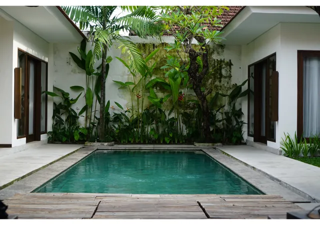 Warga Villa Umalas Bali