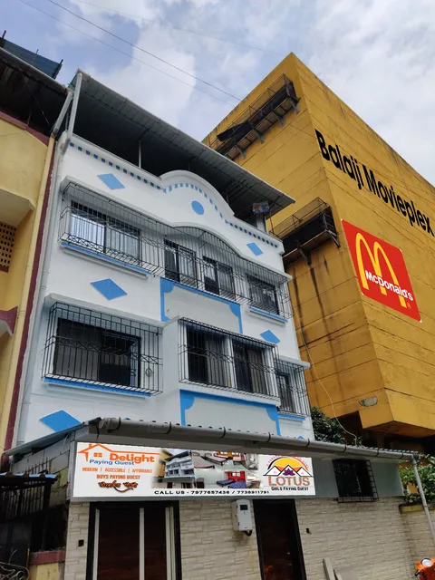 Paying Guest Delight (Boys)