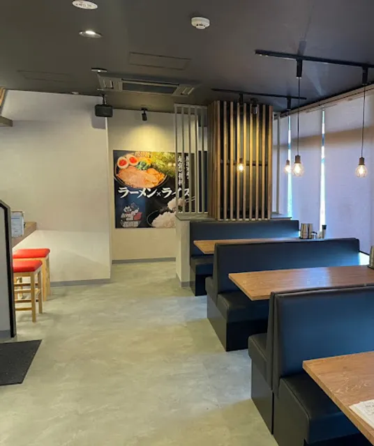 横浜家系ラーメン豚骨男（トンコツマン）