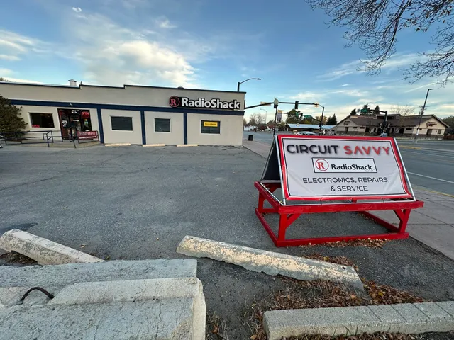 Circuit Savvy - RadioShack Dealer