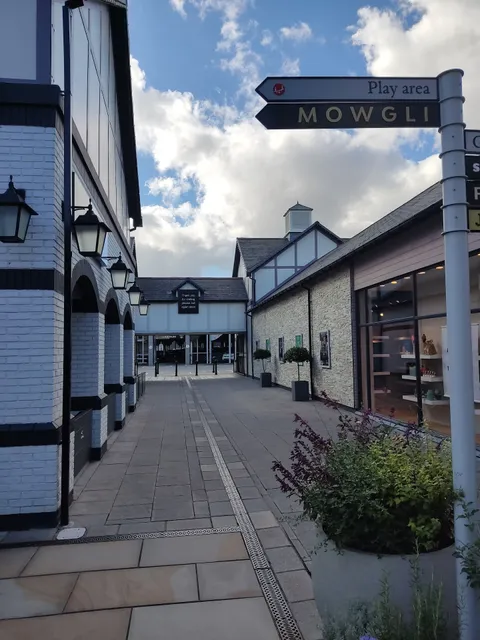 Cheshire Oaks - Multi-Storey Car Park C