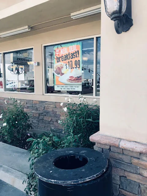 TOM's Famous Family Restaurant 21