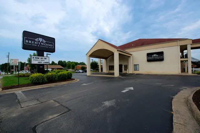 Brentwood Inn and Suites