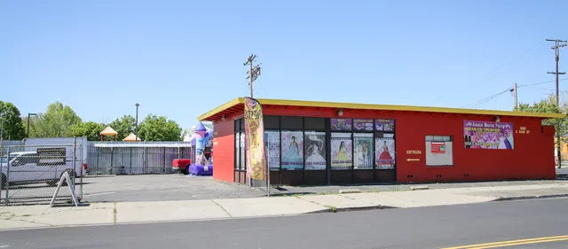 Santa Maria Party Store