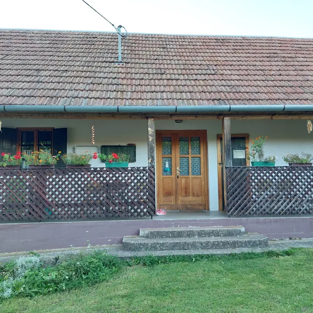 Hétszilvafás Vendégház (kemencés sütés)