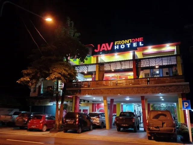 JNJ FRONT ONE HOTEL LAHAT