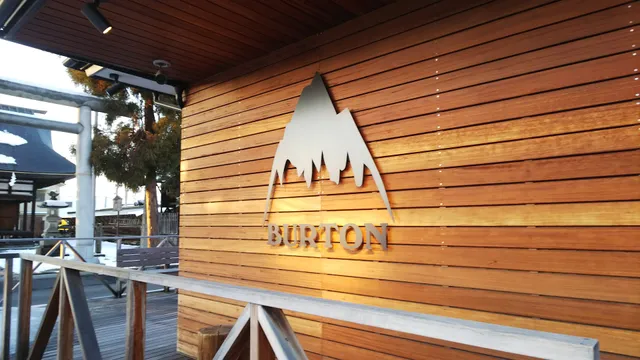 BURTON FLAGSHIP STORE NAGANO