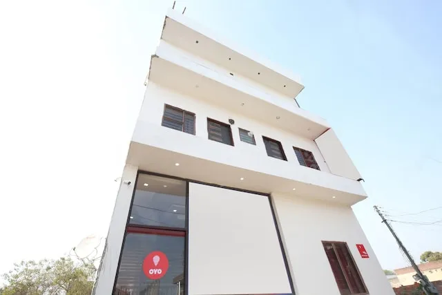 OYO 11497 Hotel Sharnam