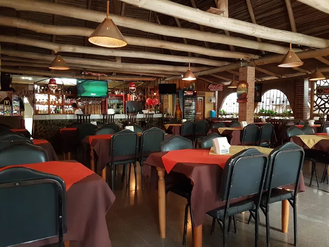 Kataris Retro Restaurante & Bar