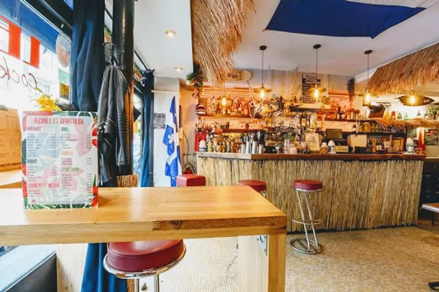 Les Timbrés Cocktails Bar - Restaurant