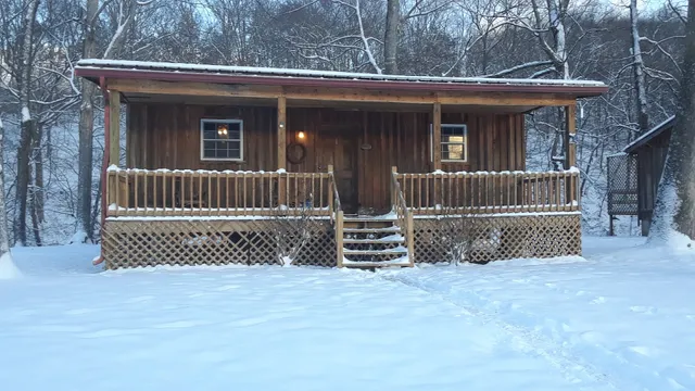 Creekside Cabins & RV Park