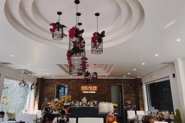 Mama House Coffee & Eatery