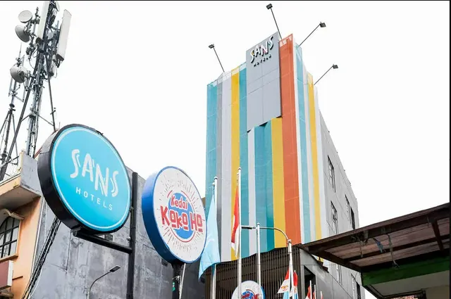 Sans Hotel Puri Indah