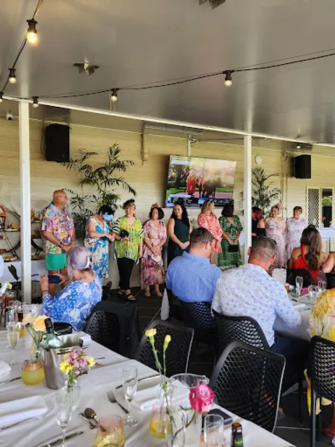 Woods And Irons Cafe and Restaurant