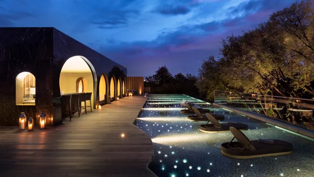 Cross Chiang Mai Riverside