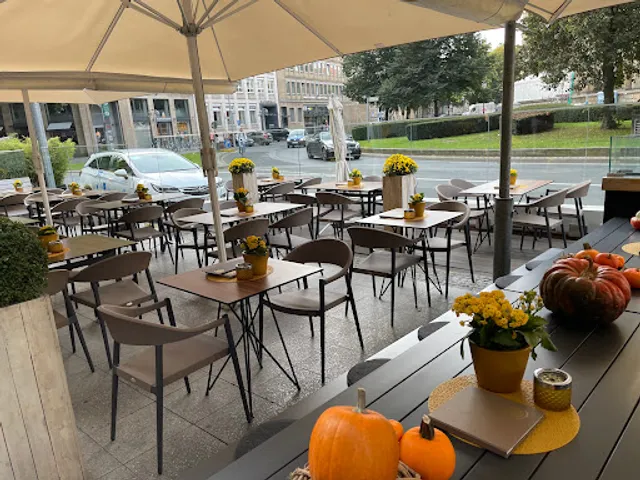 Stadtmauer an der Oper