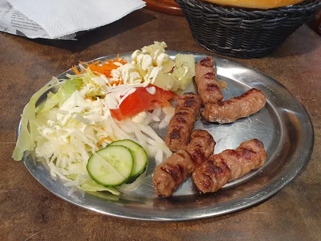 Les 4 Saisons Dobruna Pizza , Qofte & Qebapa