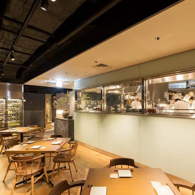 Dynamic Kitchen & Bar Hibiki Yokohama Sky Building