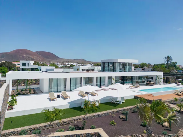 Villa White Lava by Aura Collection