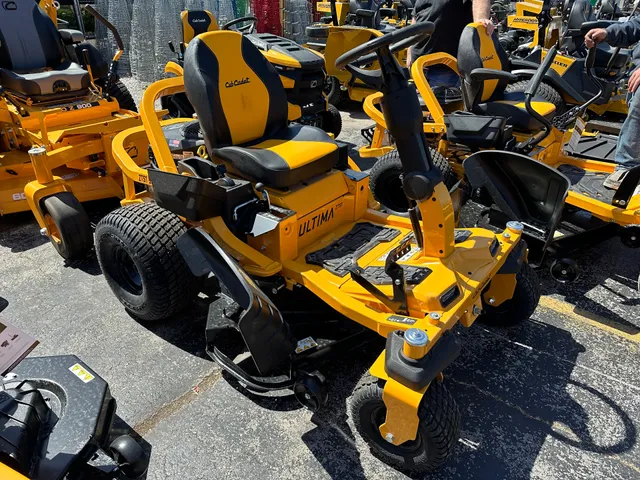 Race Brothers Farm & Home Supply - Carthage, MO