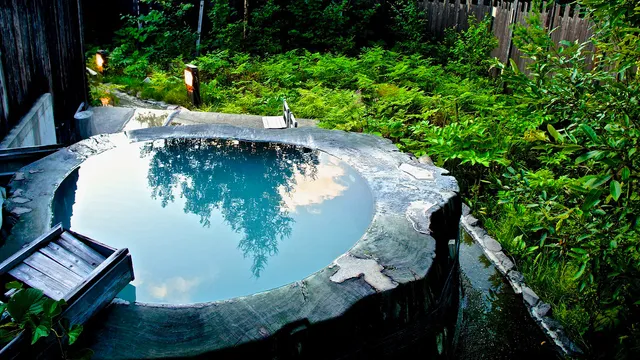 奥山田温泉 レッドウッドイン REDWOOD INN