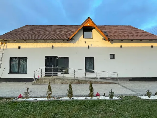 Casuta din drumul muntelui