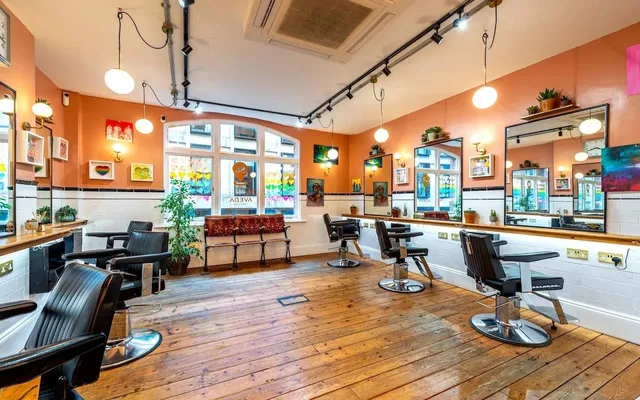 Santiago Figueroa London - Soho ✂