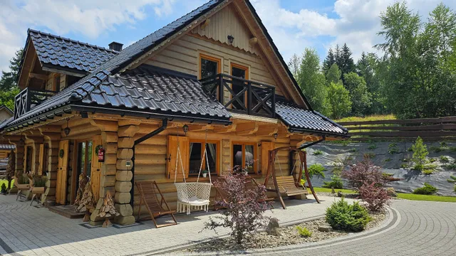 Osada Kuboski Dom z Bali Leśny Zakątek