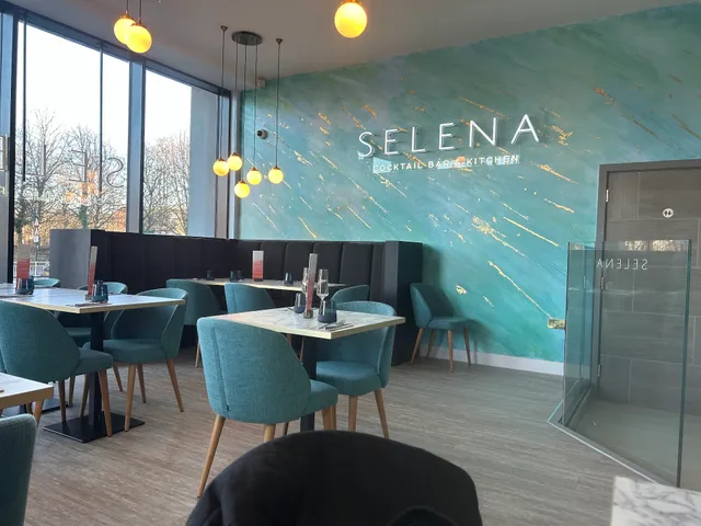 SELENA Cocktail Bar & Kitchen