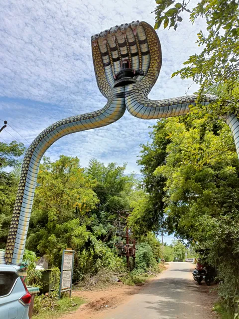 Thirupampuram Sri Seshapureeswarar Temple