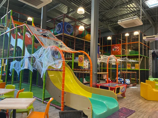 Max Aventure Oytier Saint Oblas I Parc de jeux indoor pour enfants