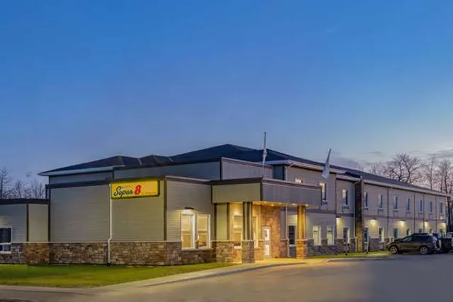 Super 8 by Wyndham Moosonee