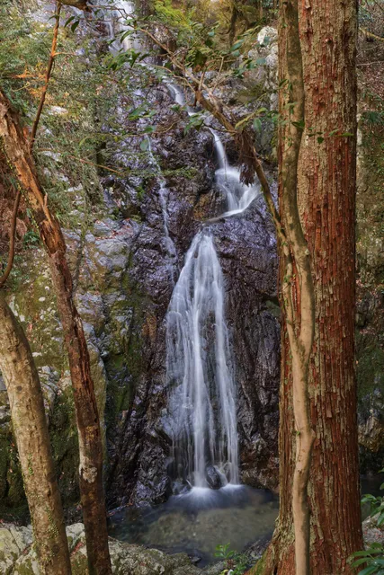 Inunaki Falls