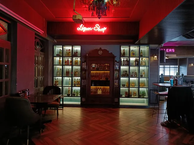 Mitron Bar & Cafe - Bandra