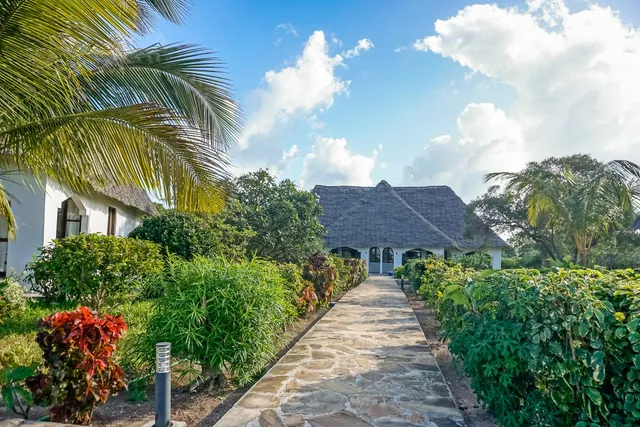 Pearl Beach By Sansi