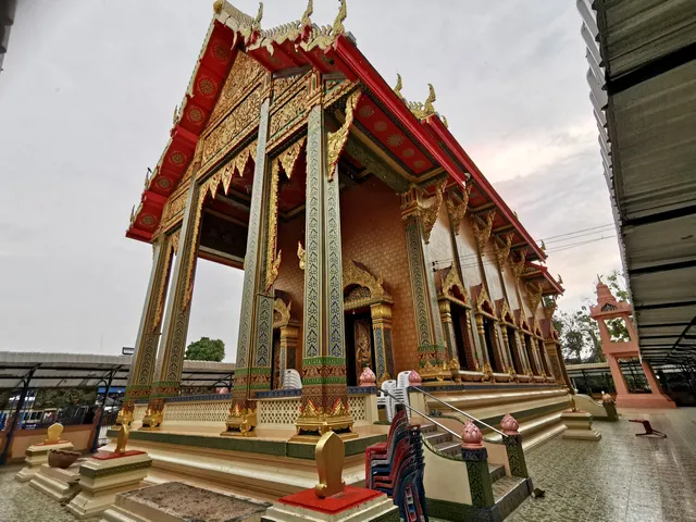 Wat Bang Phra Worawihan
