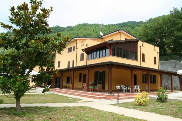 Casale Rondinella B & B