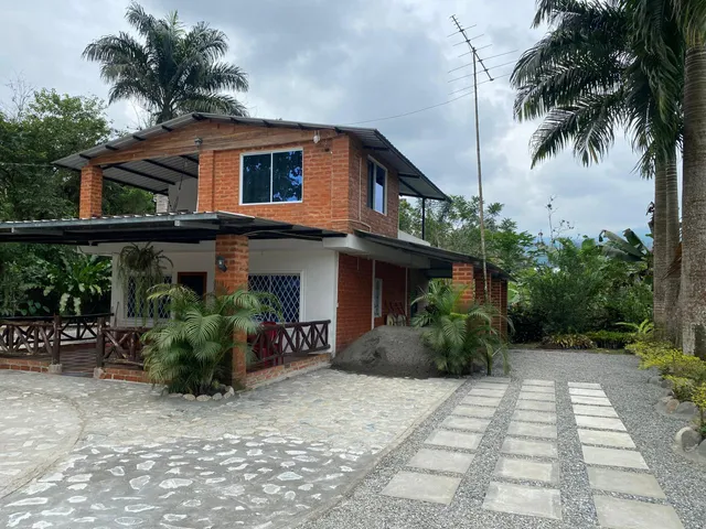 Palmerai "BUCAY" (Hotel y Casa Vacacional)