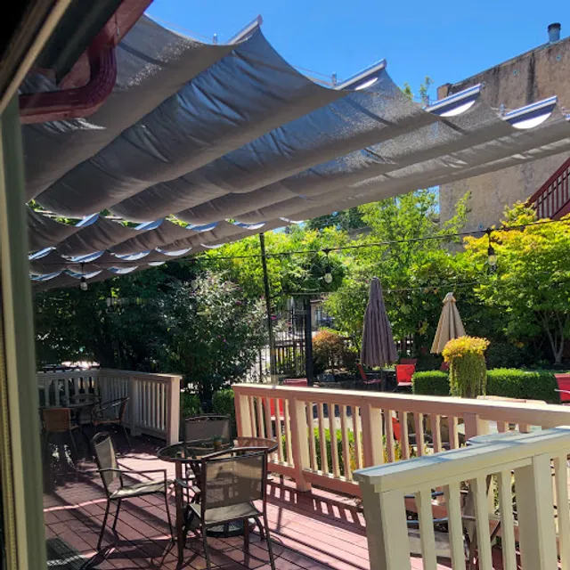 Peerless Restaurant & Bar