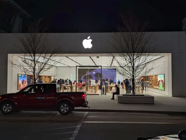 Apple St. Johns Town Center