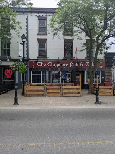 The Claymore Pub & Table