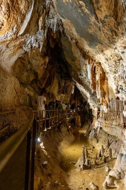 Grotte de Limousis
