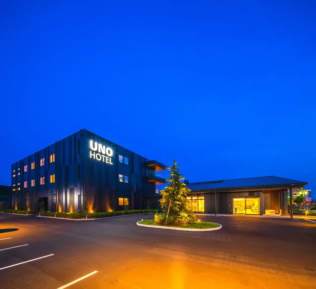 UNO HOTEL