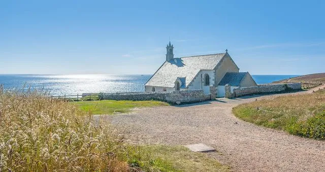 Chapelle catholique Saint-They de la pointe du Van