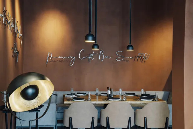 Keller Holz Gastropub