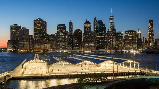 Brooklyn Bridge Promenade